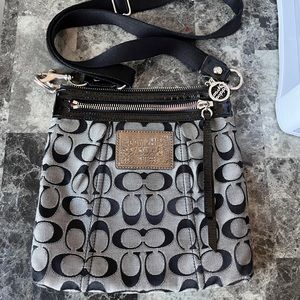 Coach cross body/shoulder bag.